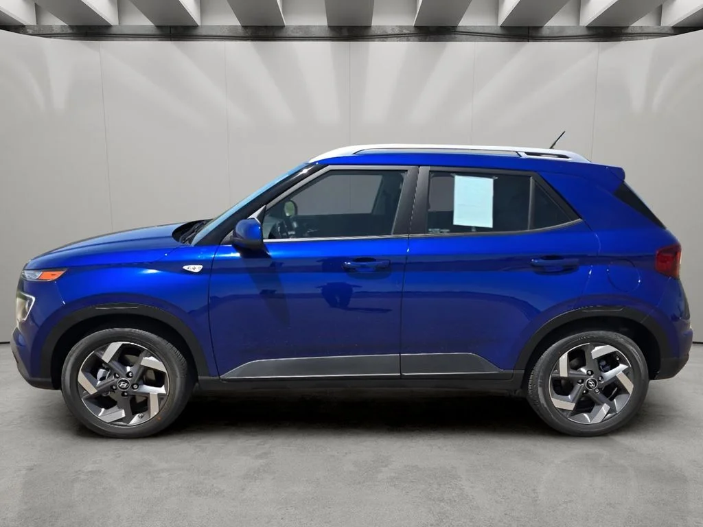 Used 2025 Intense Blue Hyundai Limited image 2
