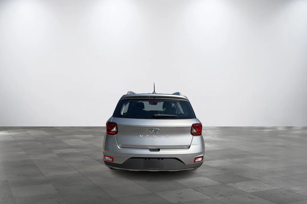 Used 2023 Shimmering Silver Hyundai SEL image 5