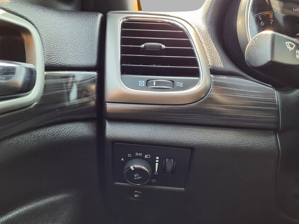 Certified Used 2021 Black Jeep Laredo X image 17