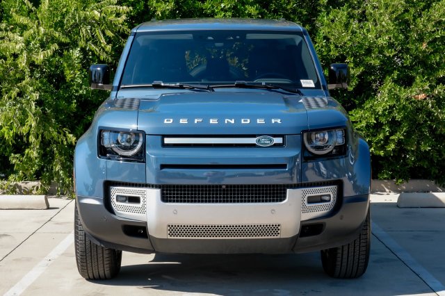 Certified Used 2025 Tasman Blue Metallic Land Rover S image 5