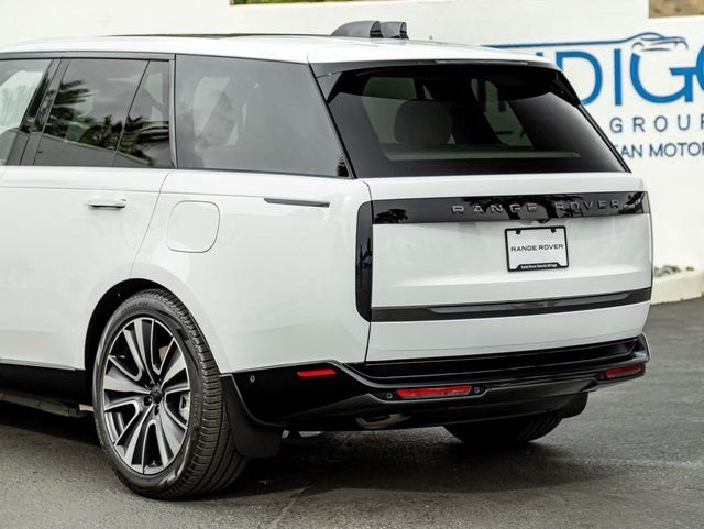 New 2026 Fuji White Land Rover SE image 10