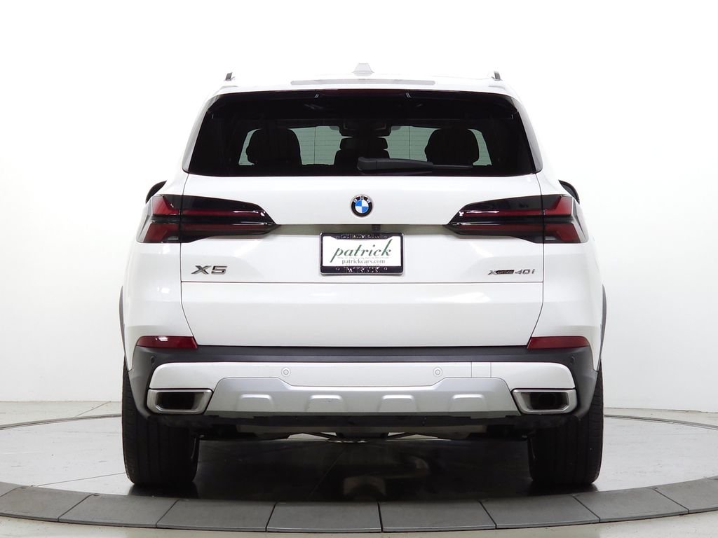 Used 2024 Alpine White BMW xDrive40i image 6