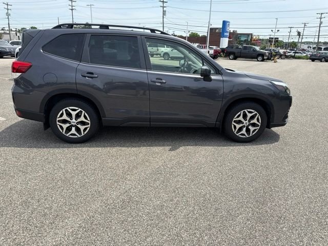 Used 2023 Gray Metallic Subaru Premium image 23