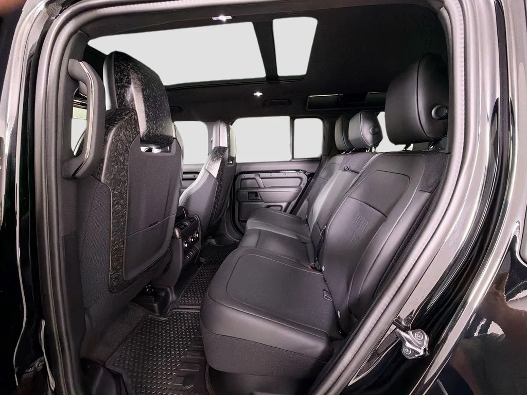 New 2026 Narvik Black Land Rover OCTA Black image 26