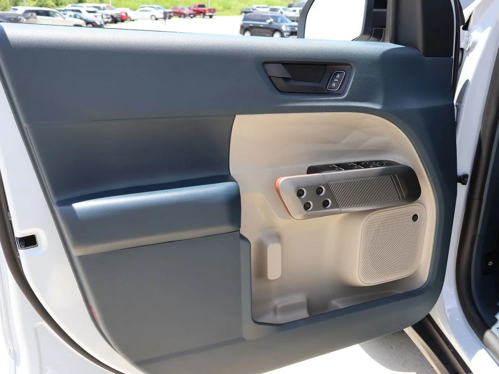 Certified Used 2025 White Metallic Ford Lariat image 21