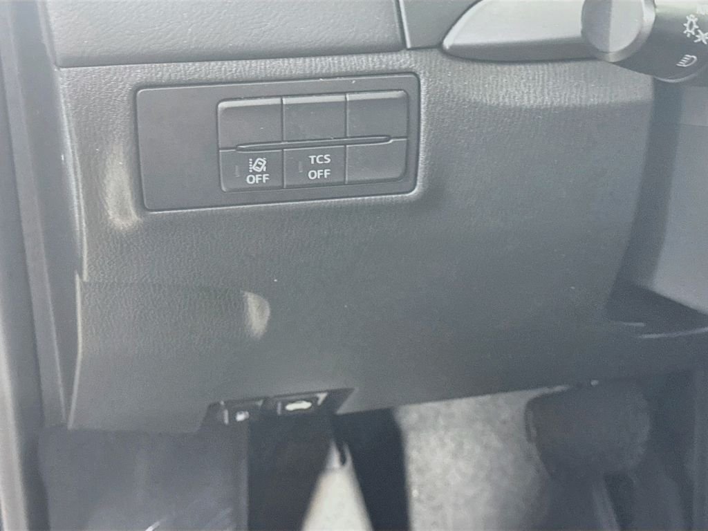 Used 2018 Machine Gray Metallic Mazda Sport image 11