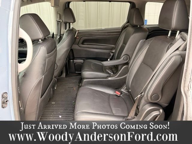 Used 2024 Sonic Gray Pearl Honda Touring image 9