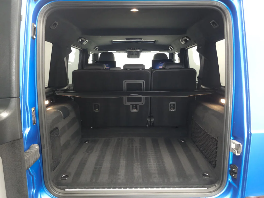 Used 2025 MANUFAKTUR South Sea Blue Magno Mercedes-Benz G 580 image 32