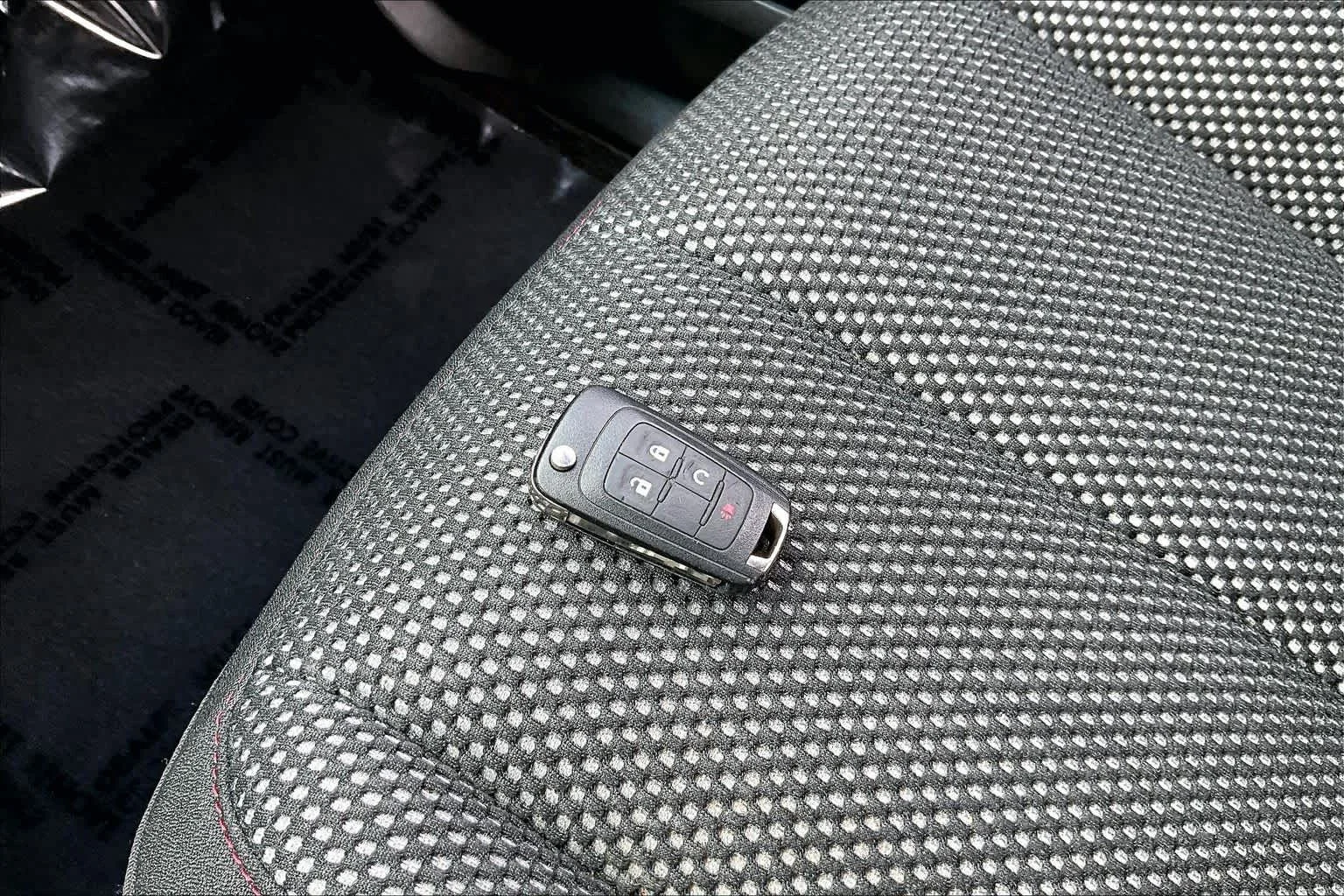 Used 2016 Silver Ice Metallic Chevrolet LT image 14