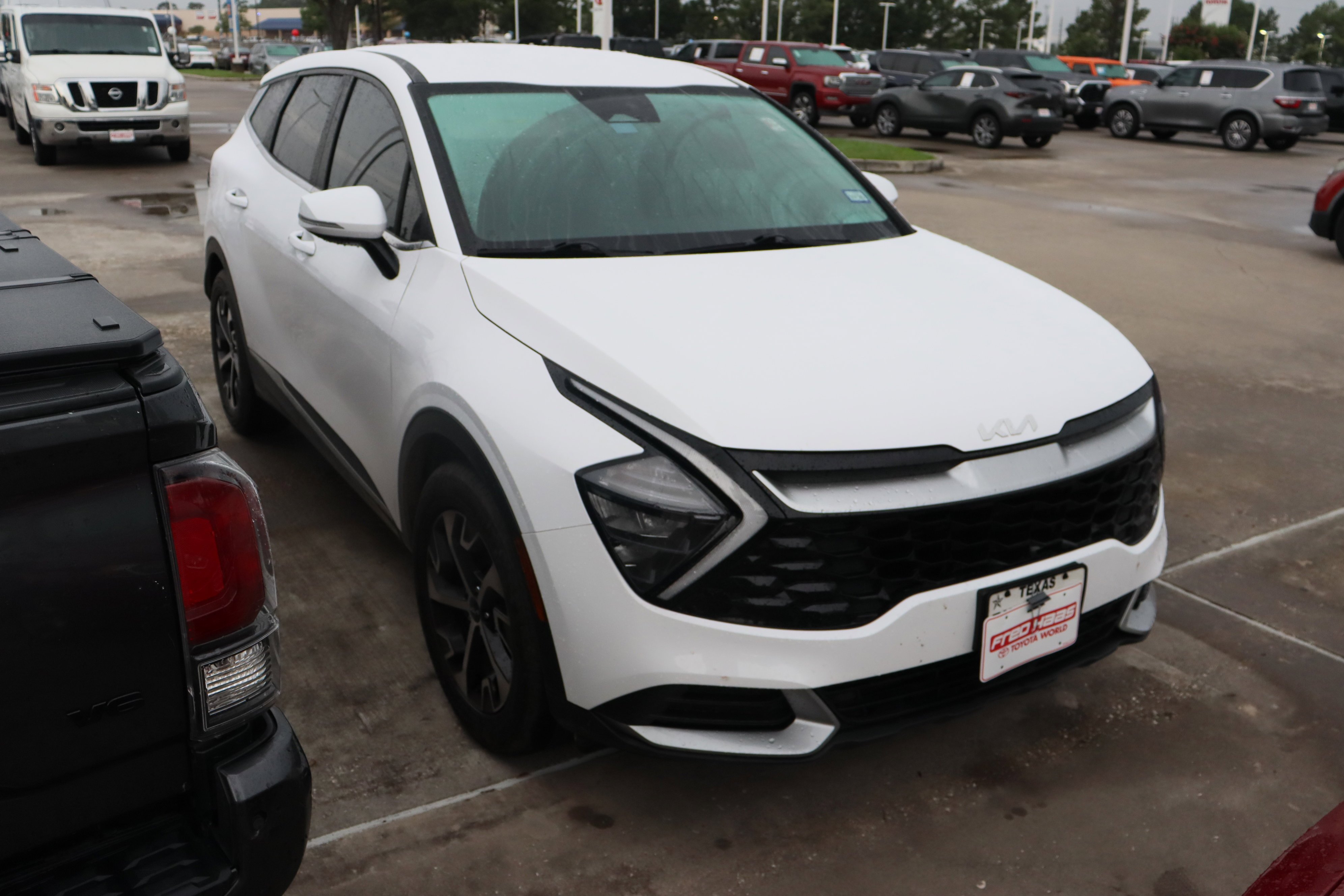 Used 2023 Glacial White Pearl Kia EX image 2