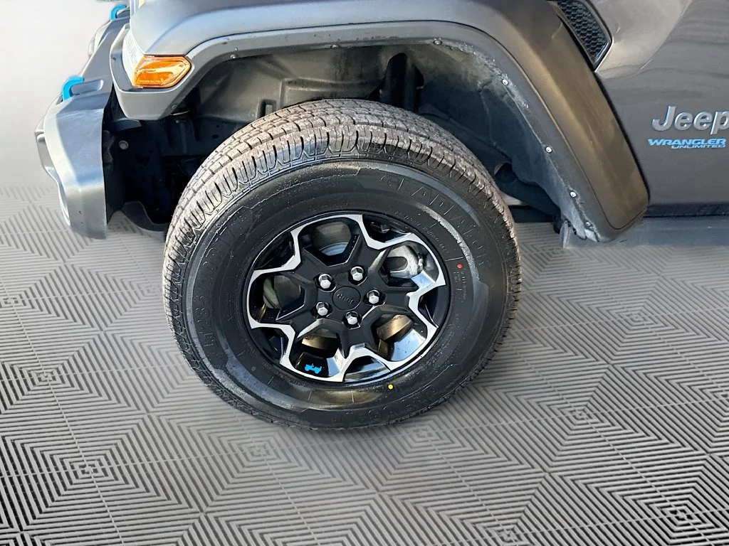 Used 2022 Gray Jeep Unlimited Rubicon 4xe image 35