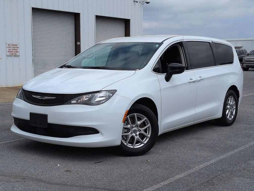 2024 Chrysler Voyager