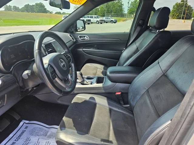 Used 2021 Gray Jeep Laredo X image 9