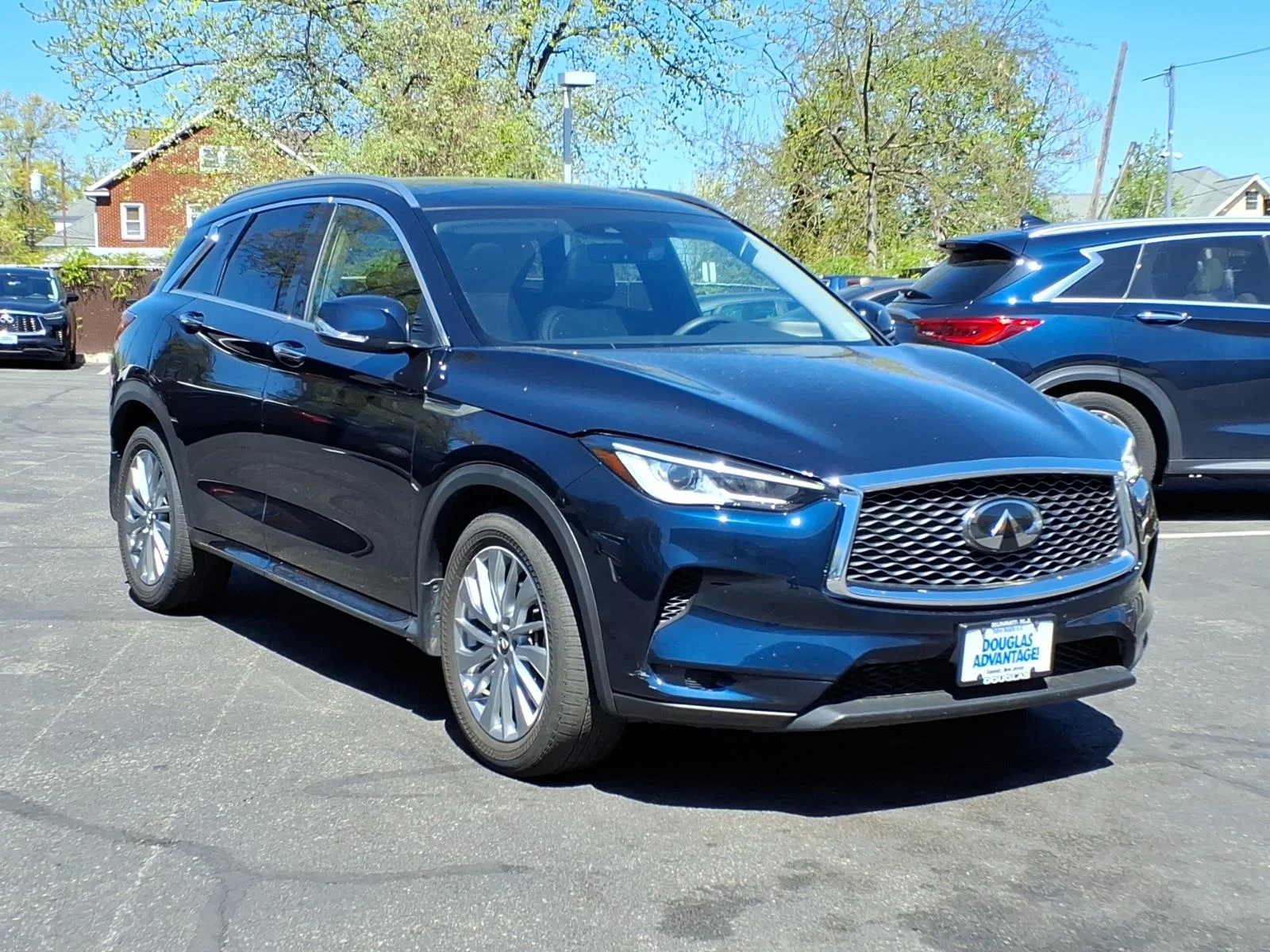 Certified Used 2023 Blue INFINITI LUXE image 4