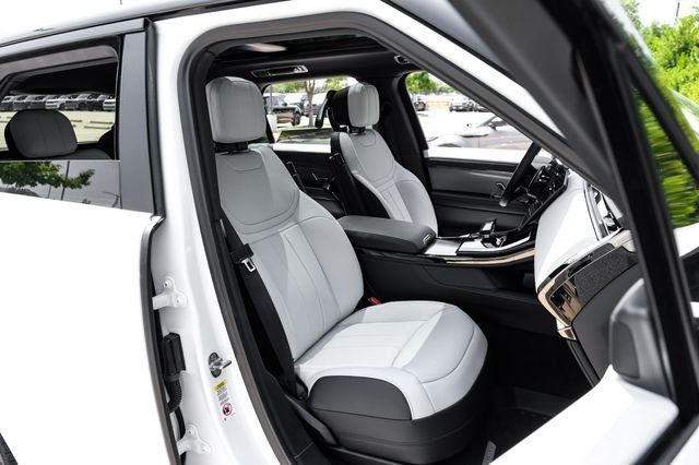 New 2026 White Land Rover Dynamic SE image 42