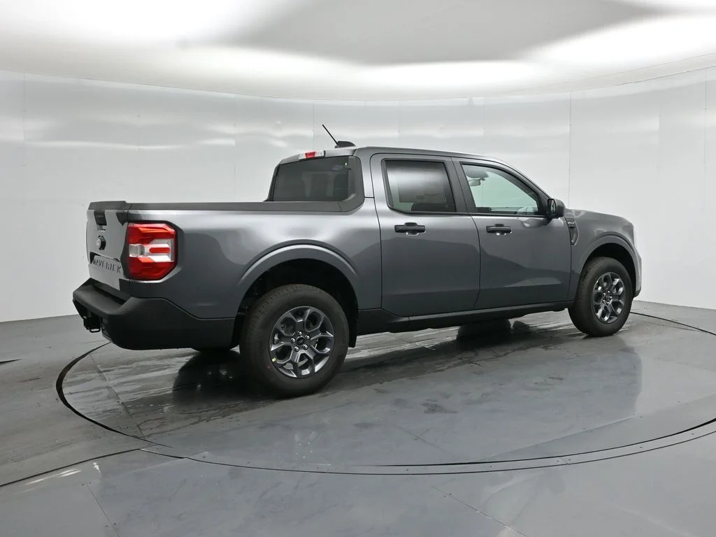 New 2026 Carbonized Gray Metallic Ford XLT image 23