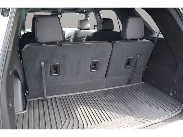 Used 2023 White Chevrolet Premier image 17