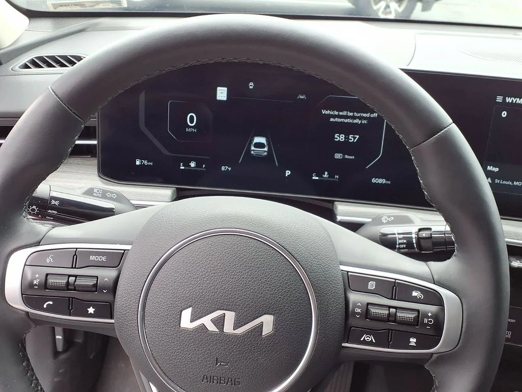 Used 2025 Runway Red Kia EX image 14