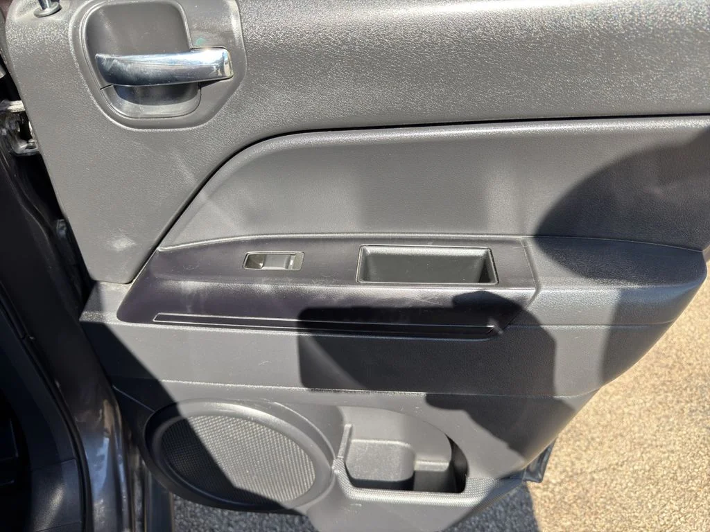 Used 2016 Gray Jeep Sport image 30