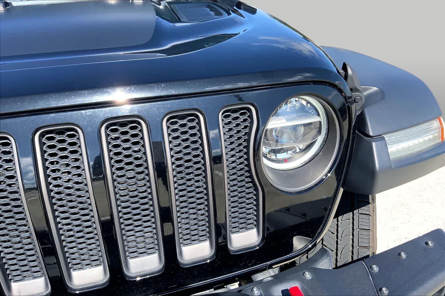 Used 2020 Black Clearcoat Jeep Recon image 55