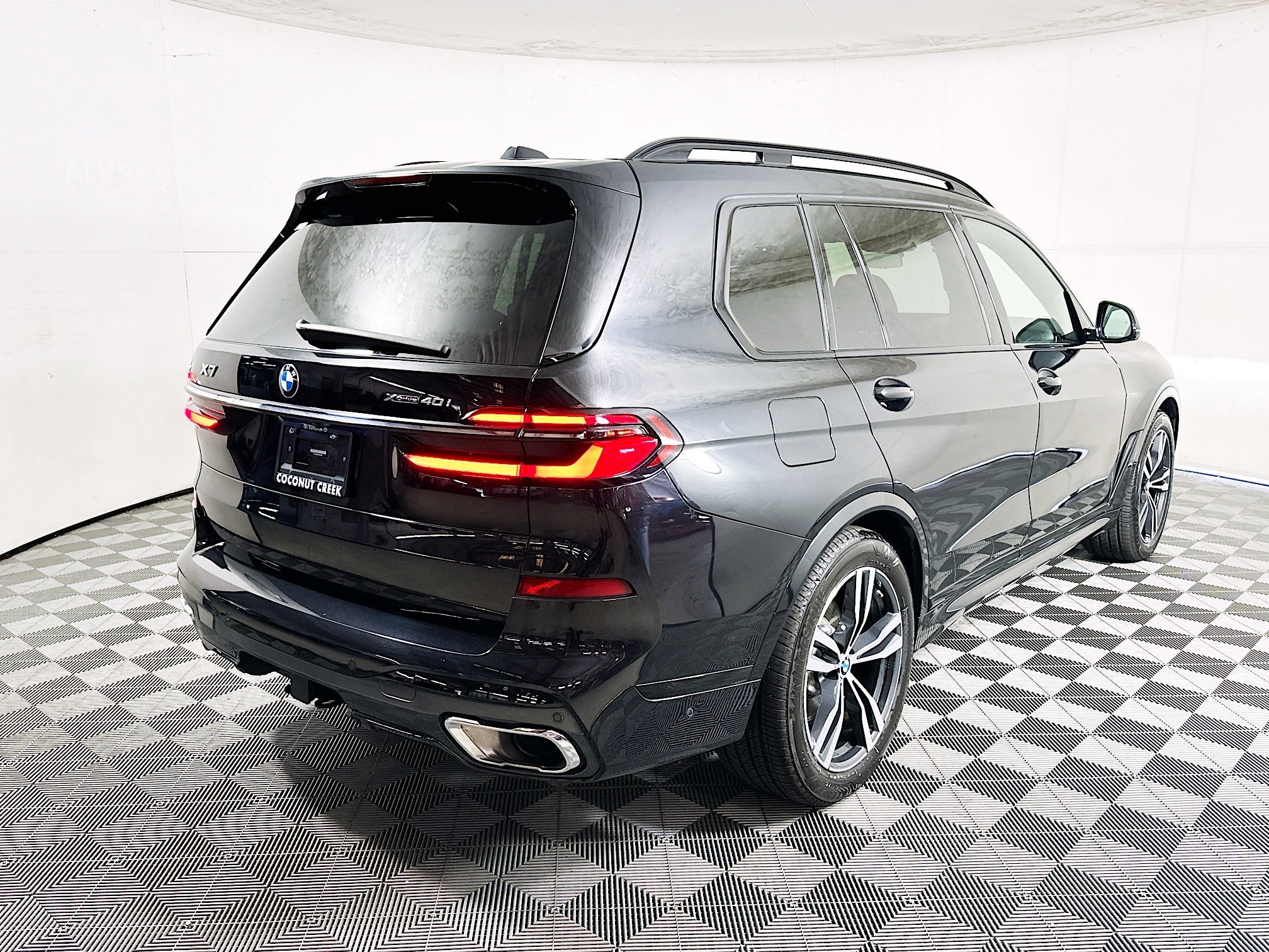 2024 BMW X7 thumbnail 5