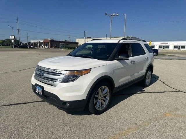 Used 2015 White Ford XLT image 2