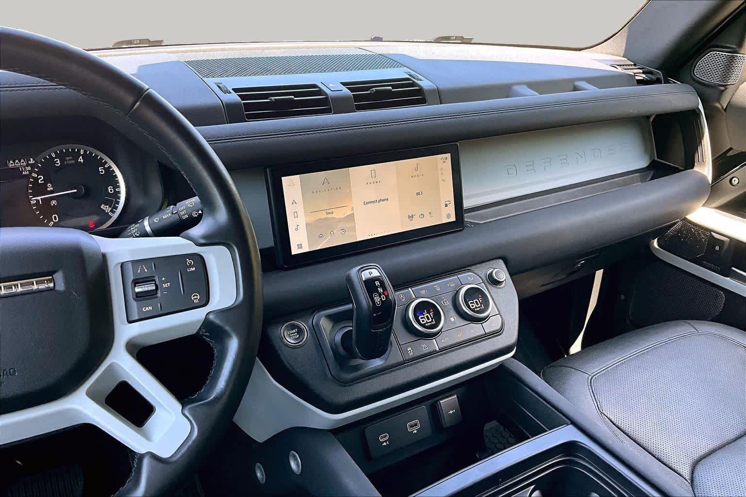 Used 2023 Santorini Black Metallic Land Rover SE image 7