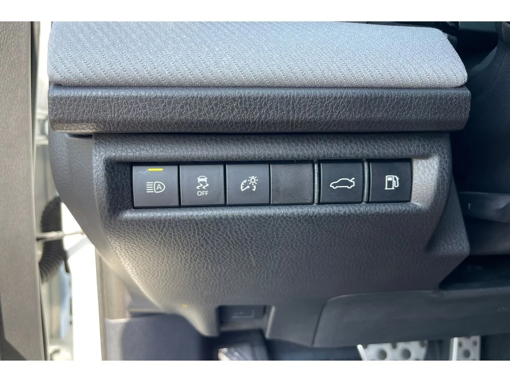 Used 2025 Ice Cap Toyota SE image 40