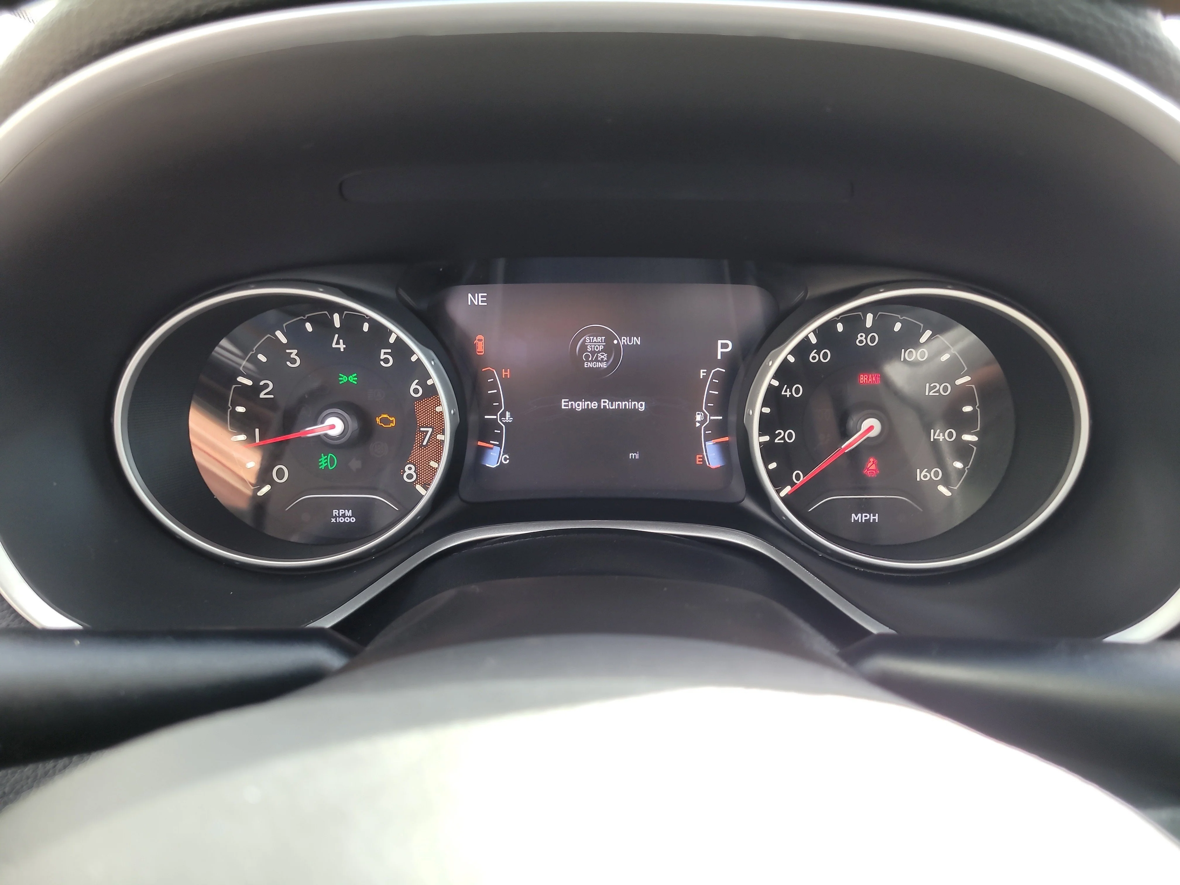 Used 2018 White Clearcoat Jeep Latitude image 39
