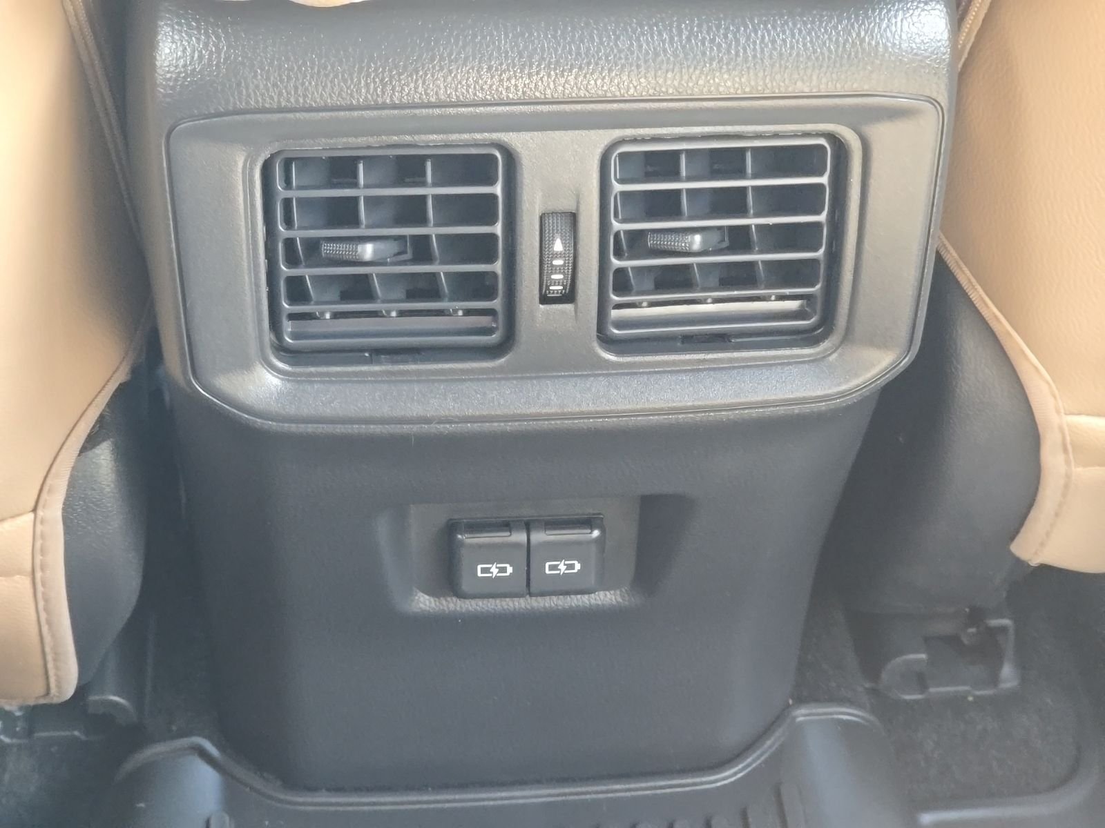 Used 2025 White Toyota XLE image 25