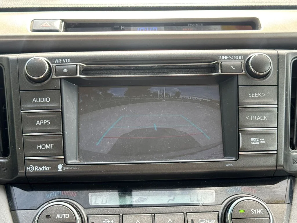 Used 2015 Classic Silver Metallic Toyota XLE image 26
