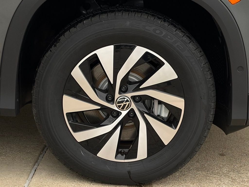 New 2026 Platinum Gray Metallic Volkswagen 2.0T S image 8