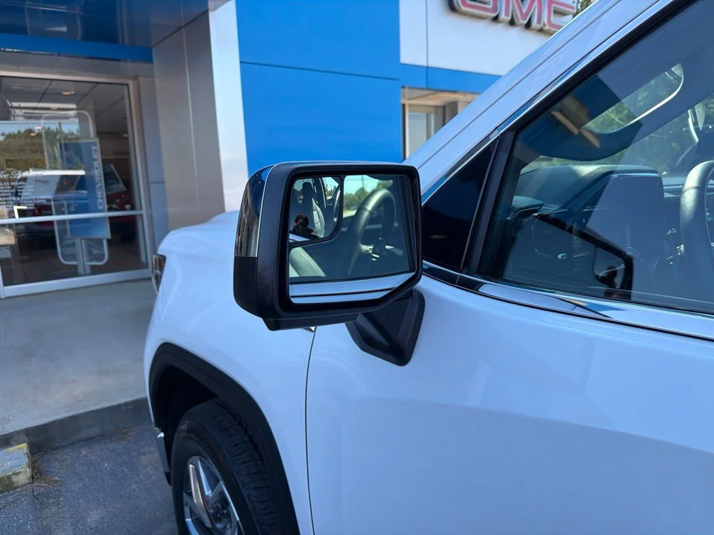 Used 2023 SUMMIT WHITE GMC SLT image 11