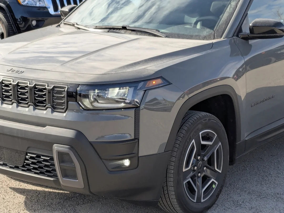 New 2026 Grey Jeep Limited - - 4x4 - 1.6L Turbo Hybrid - Uconnect 5 w/ 12.3 Screen & More! image 10