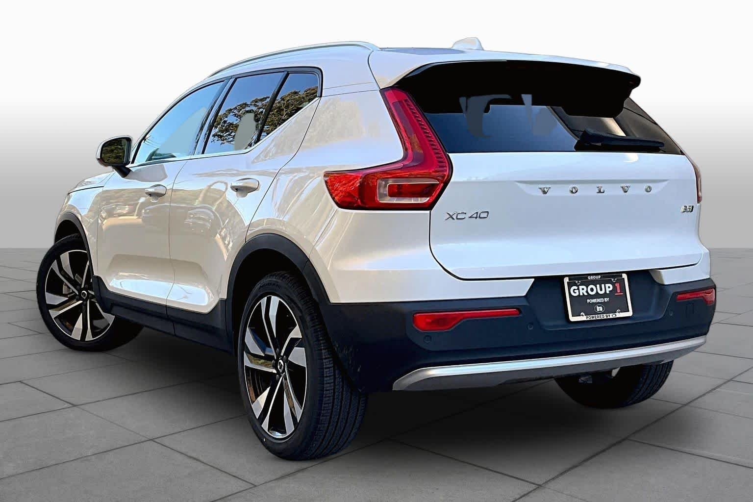 Used 2024 Crystal White Metallic Volvo Plus Bright Theme image 12