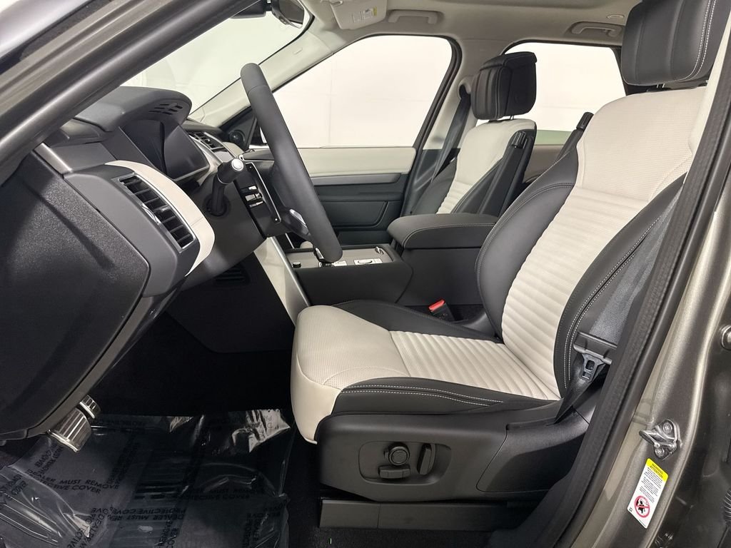 Certified Used 2025 Silver Land Rover Dynamic SE image 11