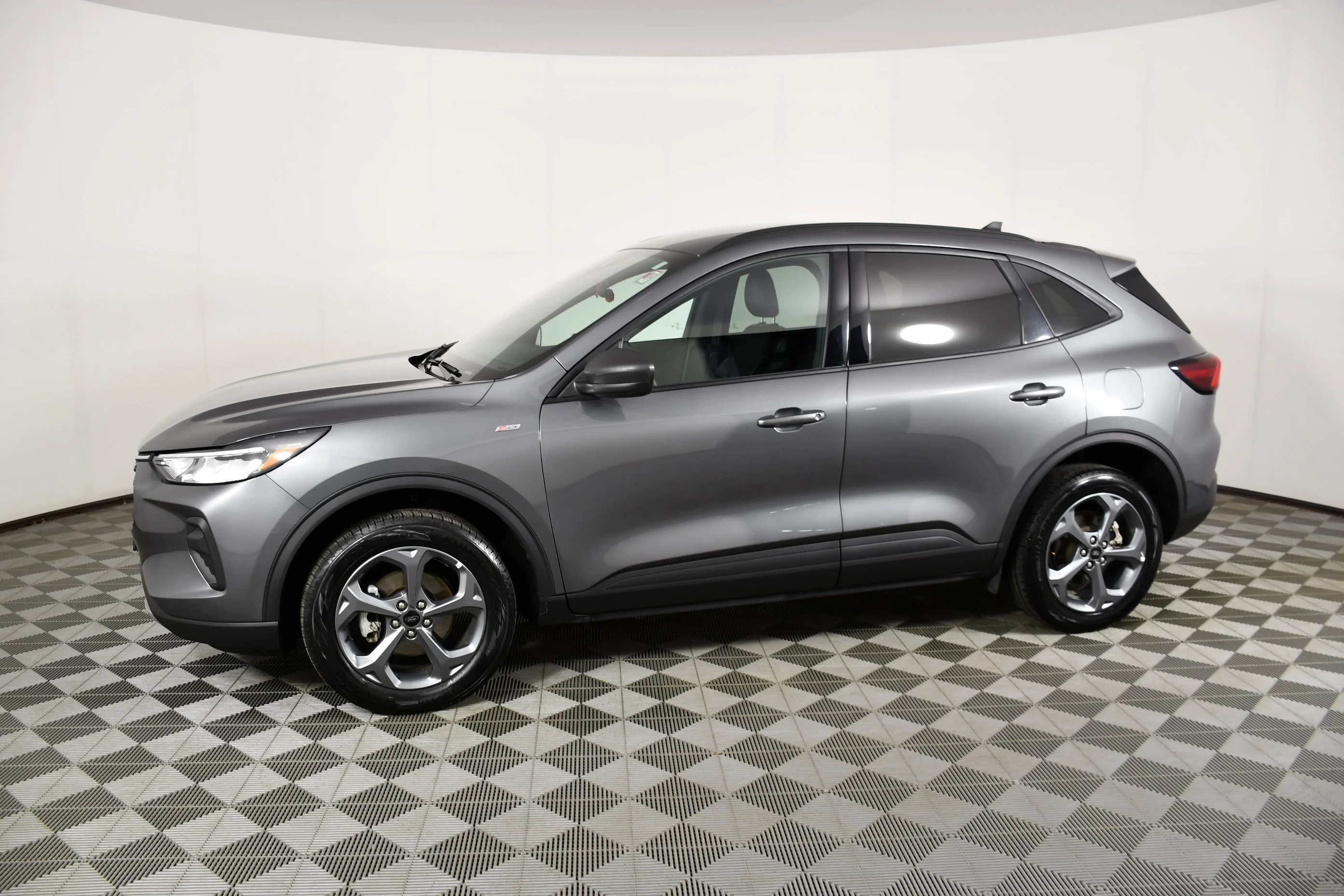 Used 2025 Gray Metallic Ford ST-Line image 9