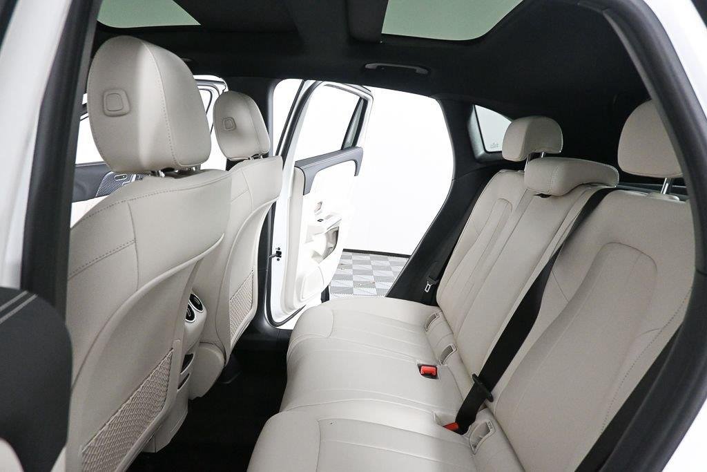 New 2026 Polar White Mercedes-Benz GLA 250 image 20
