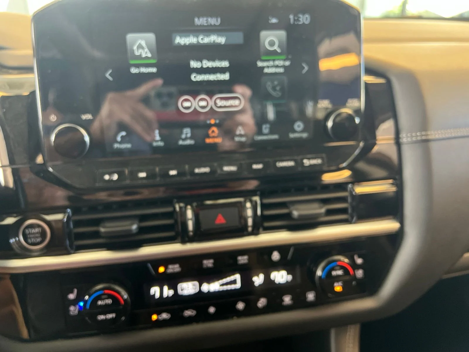 Used 2023 White Nissan Platinum image 11
