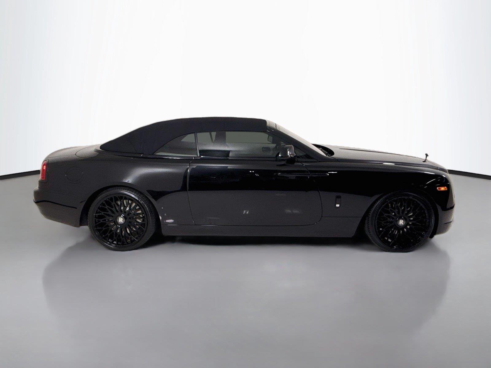 Used 2018 Obsidian Rolls-Royce  image 43
