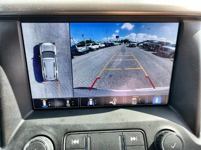 Used 2021 White GMC Denali image 26