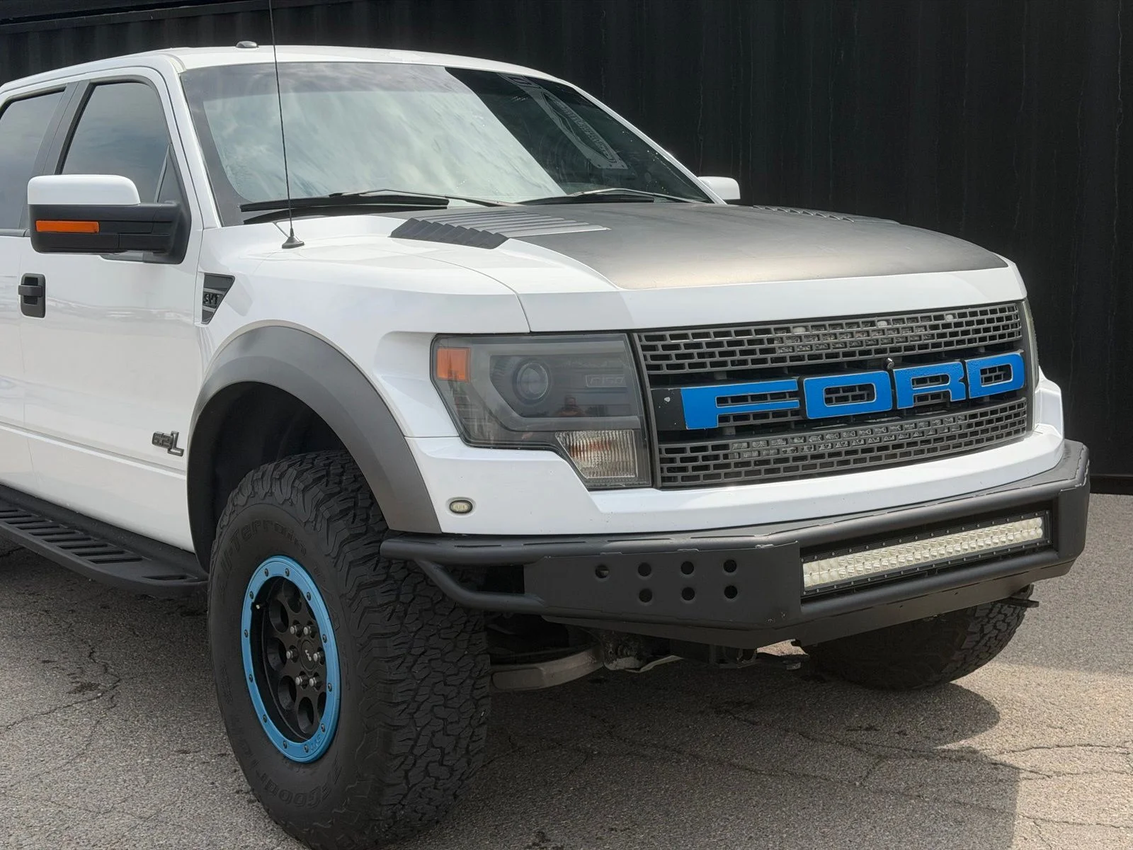 Used 2013 White Ford SVT Raptor image 3