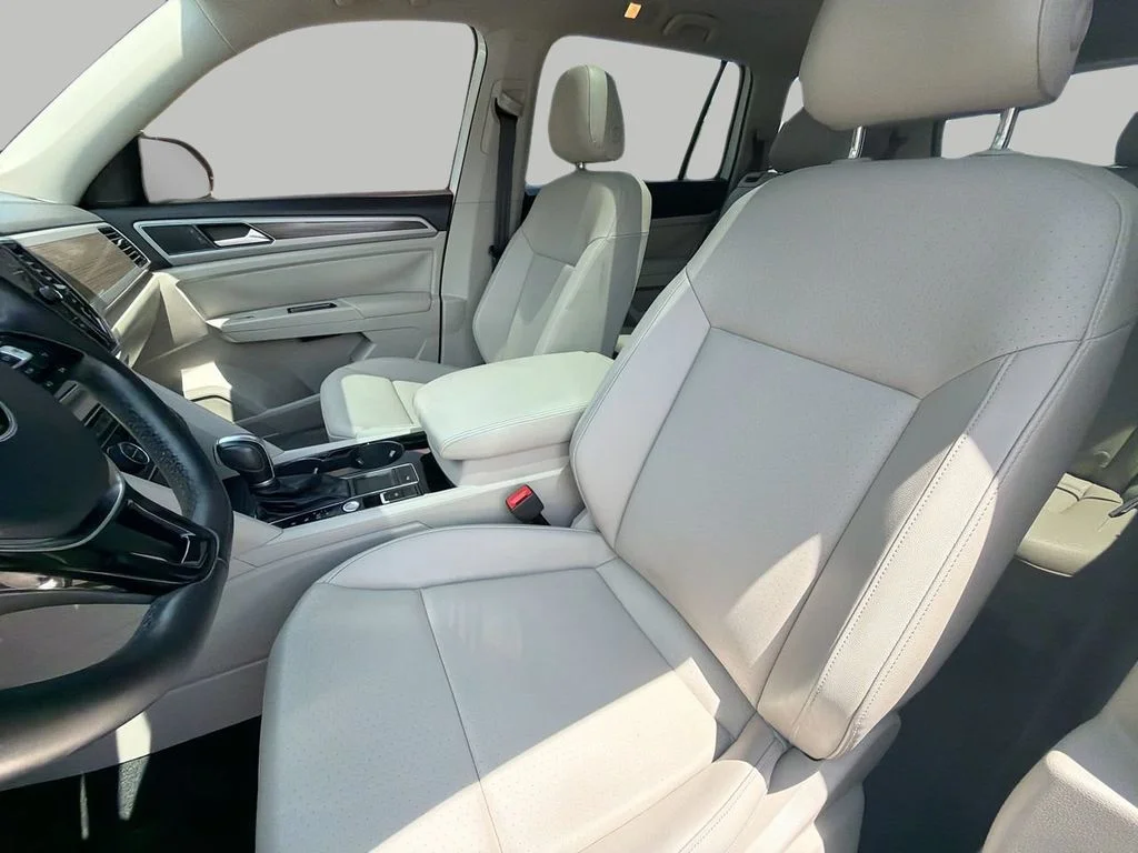 Used 2019 Pure White Volkswagen SEL image 18