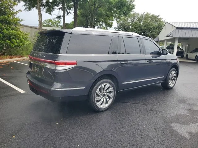Used 2023 Gray Lincoln Reserve image 4