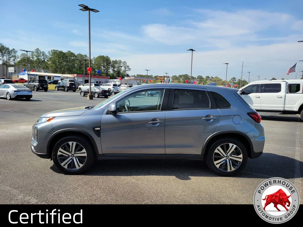 Used 2025 Silver Mitsubishi  image 3