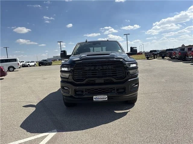 New 2026 Diamond Black Crystal Pearl-Coat  Paint Ram TRADESMAN CREW CAB 4X4 image 3
