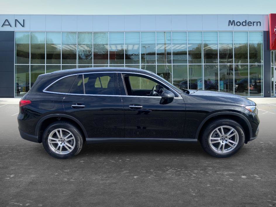 Used 2023 Black Mercedes-Benz GLC 300 image 4