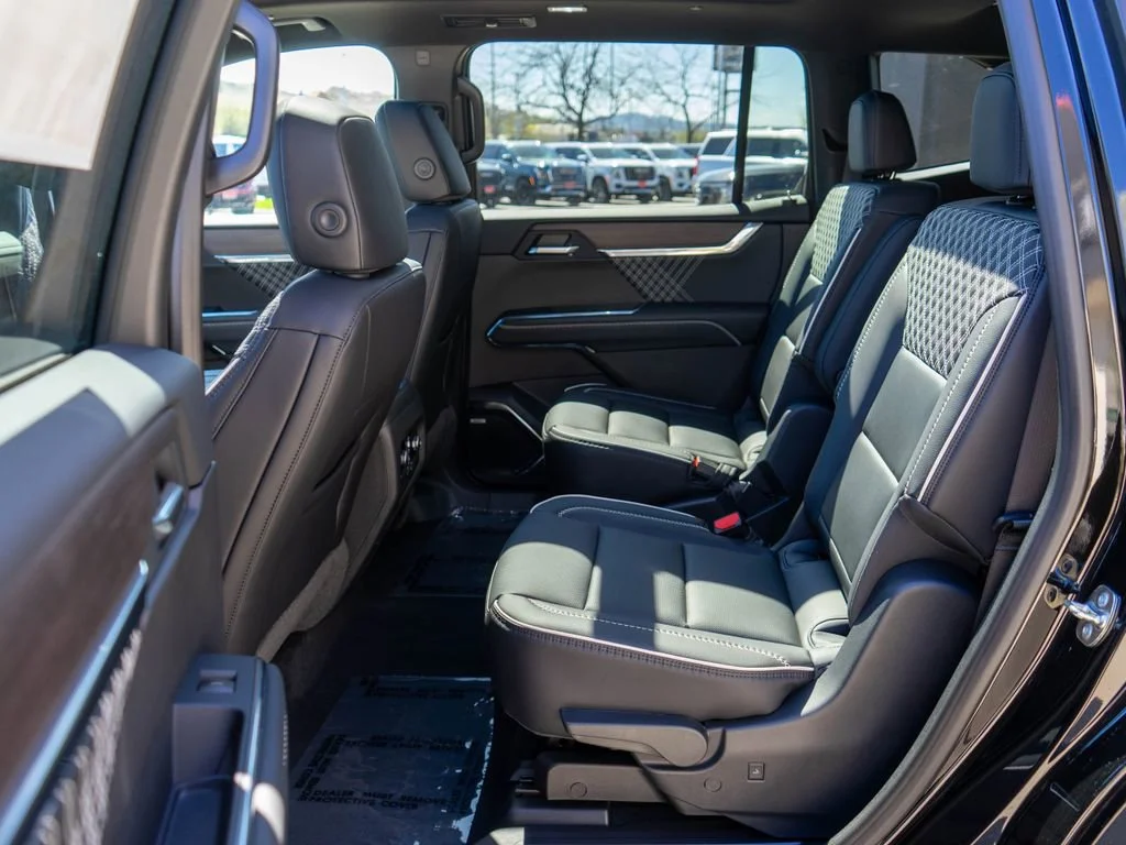 2026 GMC Acadia Denali - Photo 14