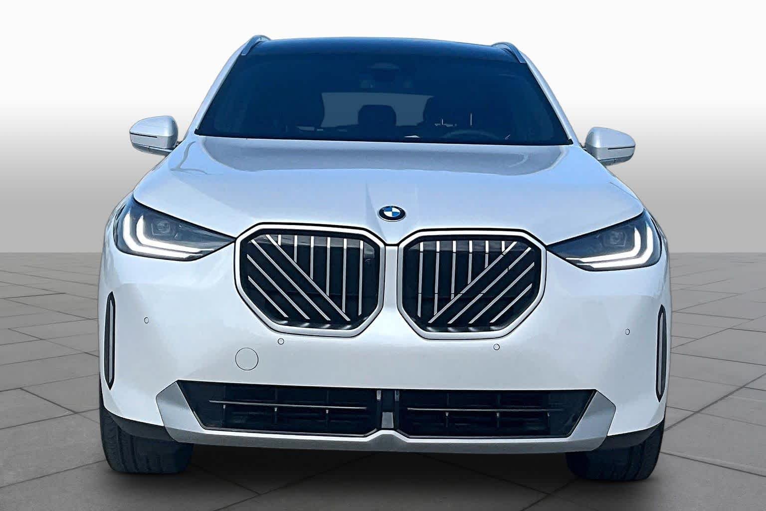 Used 2026 Mineral White Metallic BMW 30 xDrive image 3