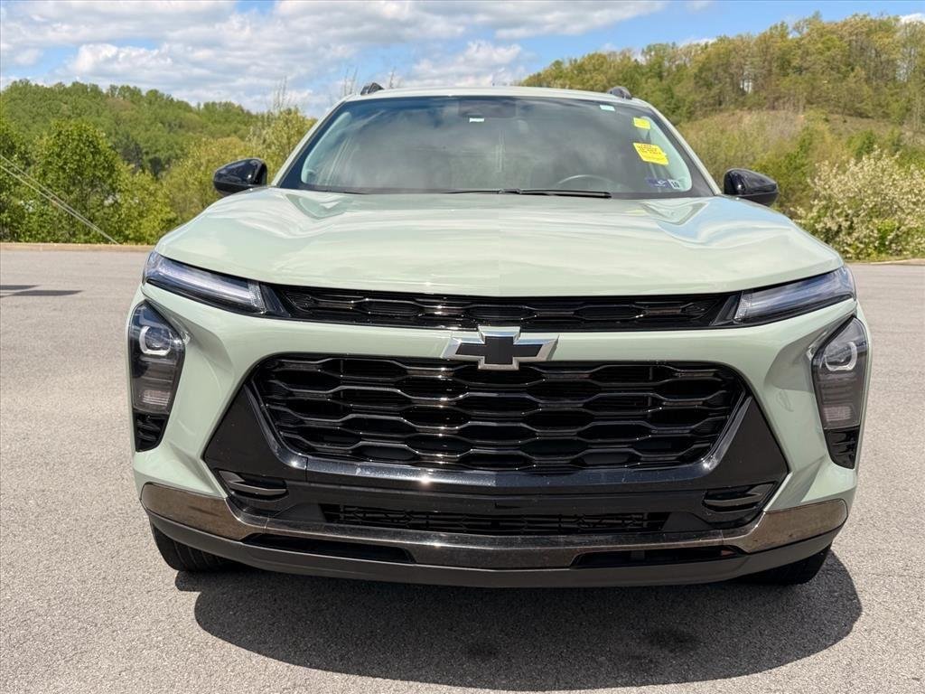 Used 2024 Cacti Green Chevrolet ACTIV image 9
